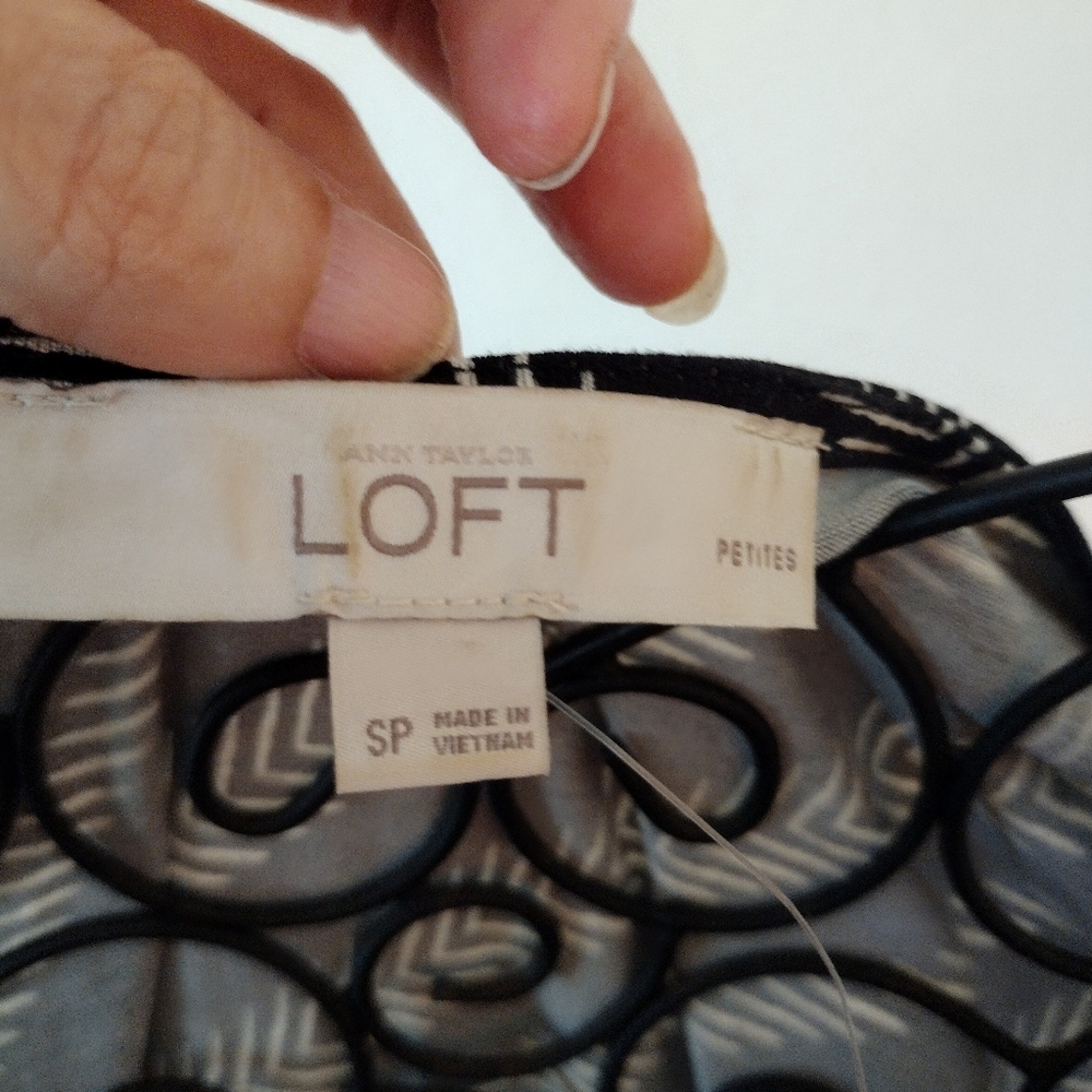 LOFT Black & Ecru Sleeveless Elastic Waist Dress Size Petite Small - Picture 8 of 11